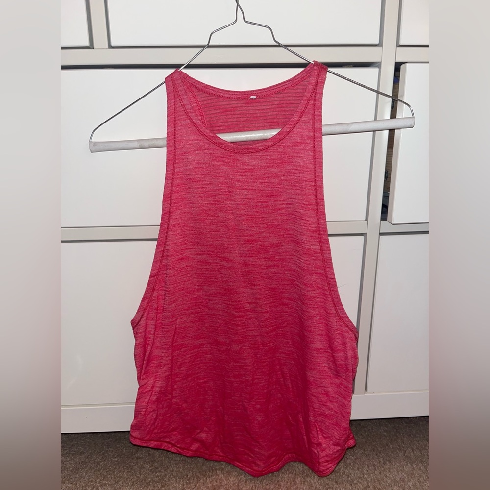 Lululemon tank top.